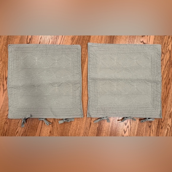 Two Pottery Barn 26" x 26" Pillow Shams - Picture 1 of 6